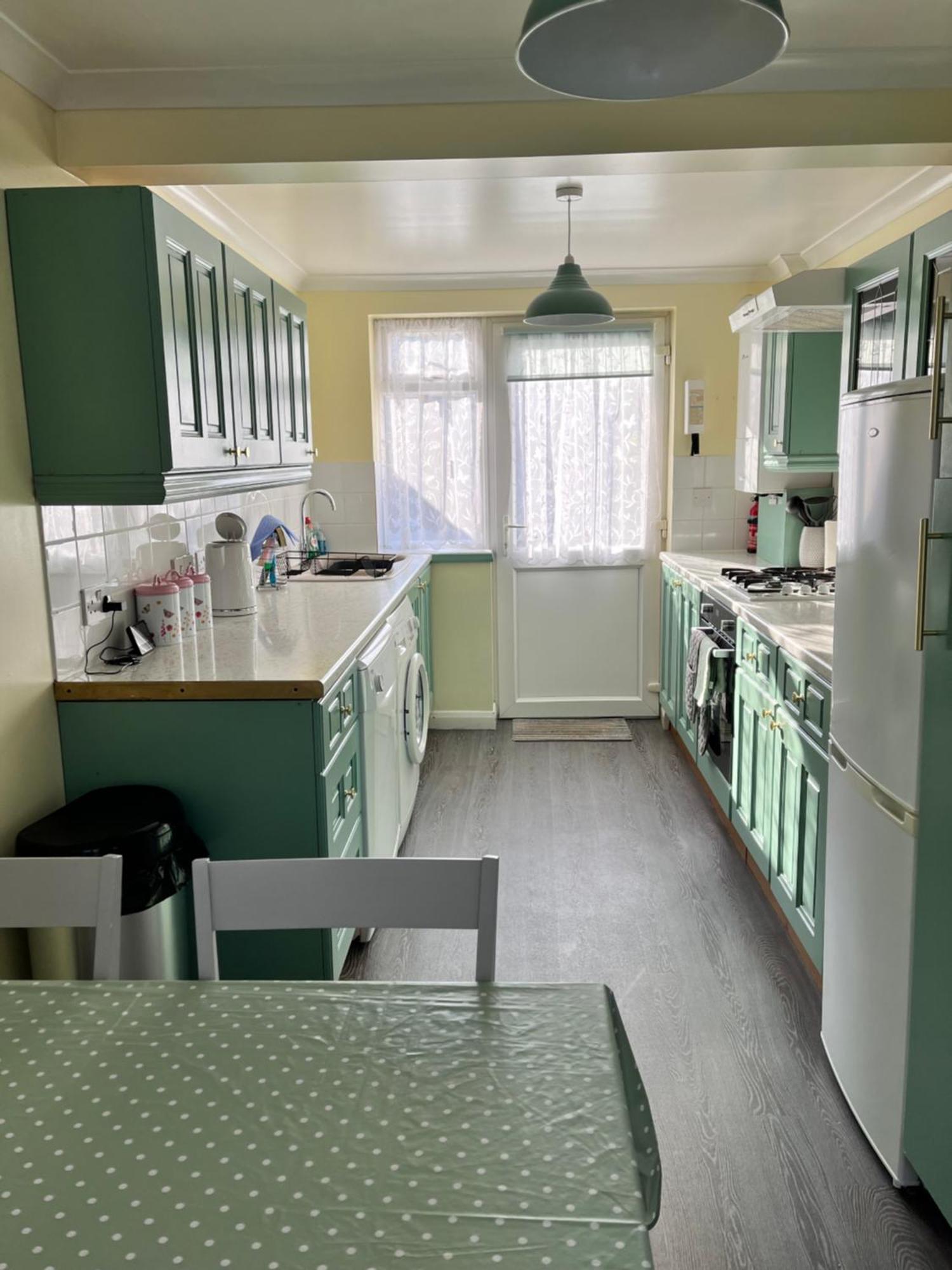 April Cottage Сандаун Екстер'єр фото
